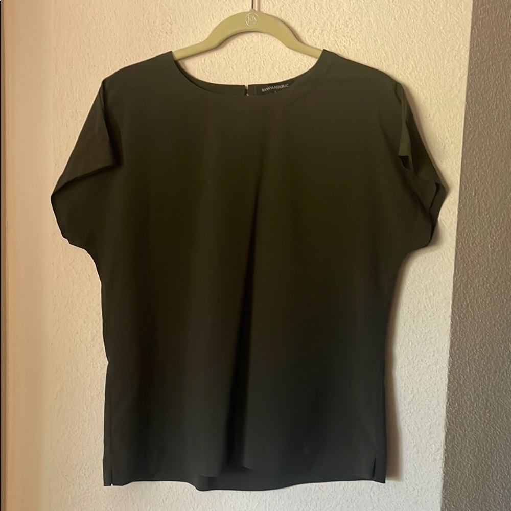 Banana Republic Olive Green Short Sleeve Blouse